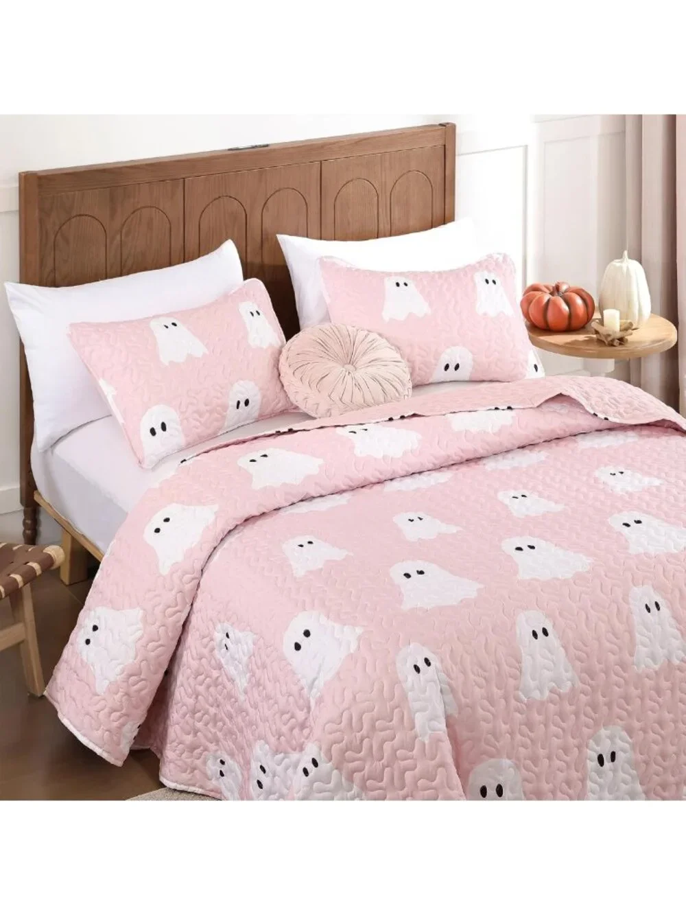 Spooky Pink Halloween Quilt Set - Queen Size Ghost Bedspread & 3-Piece Bedding